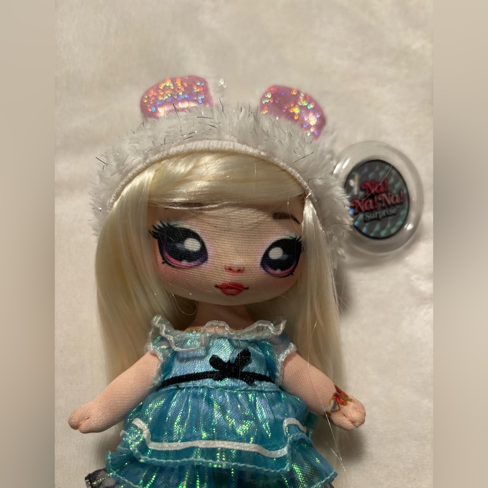 Na! Na! Na! Surprise Glam Alice Hops Bunny Doll - Picture 3 of 5